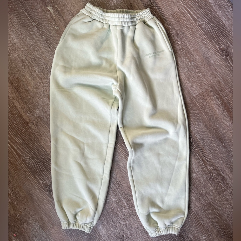 COMFRT YouthXL Pastel Green Cream Collection